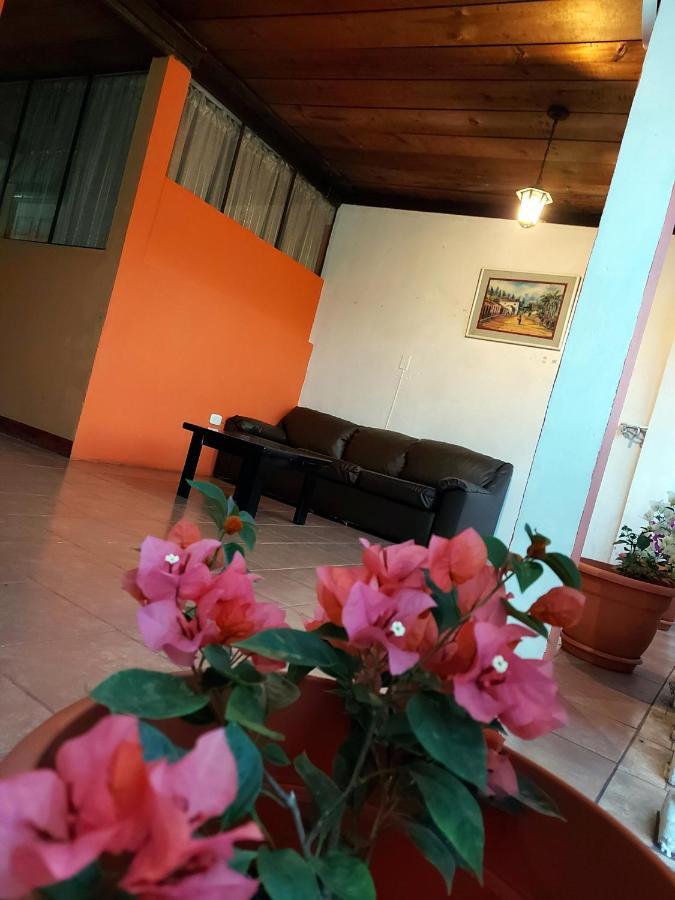 Hotel Internacional Guest House Antigua Extérieur photo