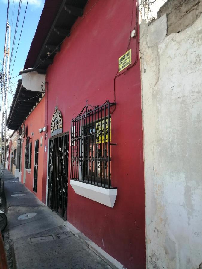Hotel Internacional Guest House Antigua Extérieur photo