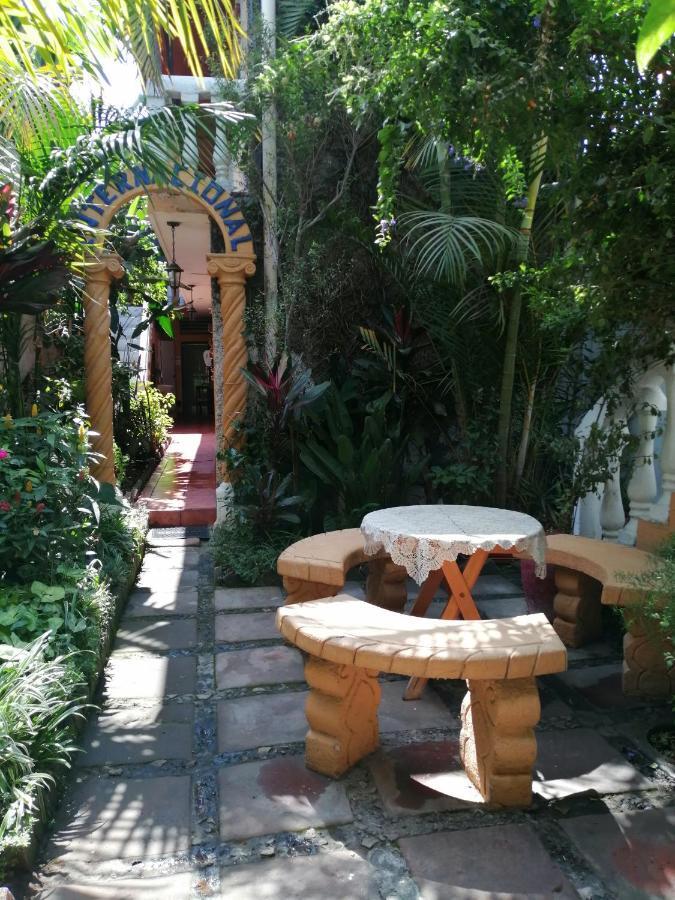 Hotel Internacional Guest House Antigua Extérieur photo